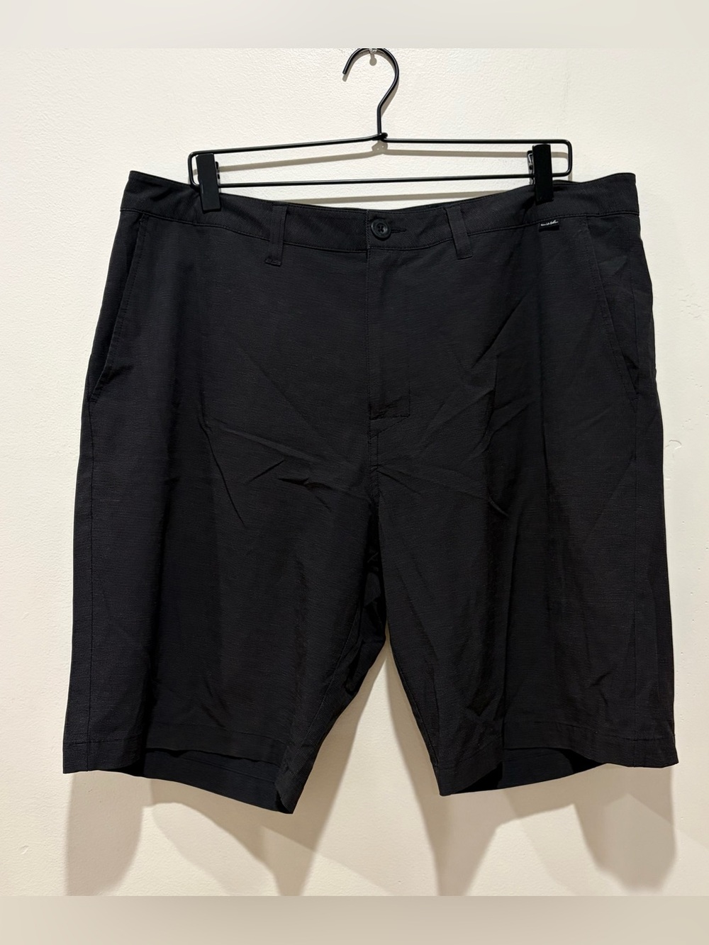 Travis Mathew Lightweight Black Grey Casual Dress Golf Shorts - Men’s Size 38